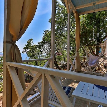 Tramontana Glamping Hotel Bar Exterior photo
