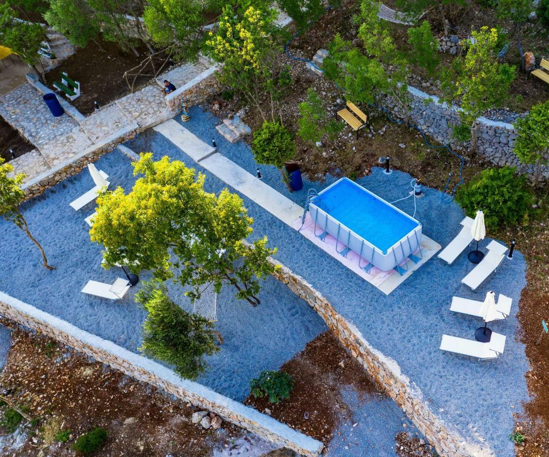 Tramontana Glamping Hotel Bar Exterior photo